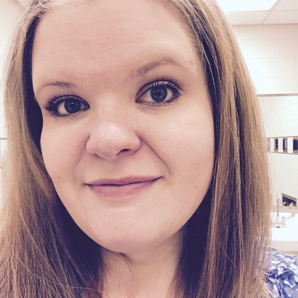 Meet your Poshers, Erin of Erianna Apparel!